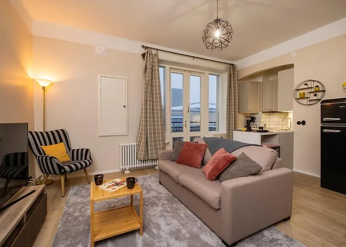 Modern & Bright Lejlighed *